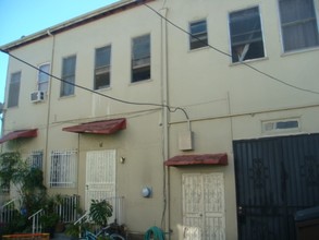 156 W 46th St in Los Angeles, CA - Building Photo - Building Photo