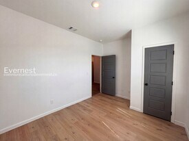 705 Freedom Cir in Nolanville, TX - Building Photo