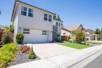 3625 Blue Bird Dr in Modesto, CA - Building Photo - Building Photo