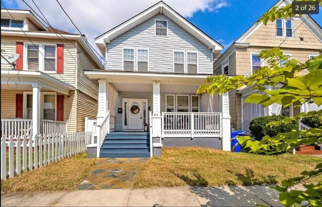 property at 214 W 28th St