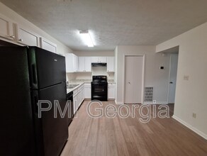 6562 Carriage Ln in Union City, GA - Building Photo - Building Photo