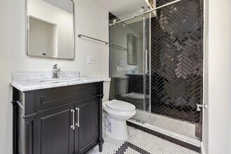 138 E 38th St, Unit D8 in New York, NY - Foto de edificio - Building Photo