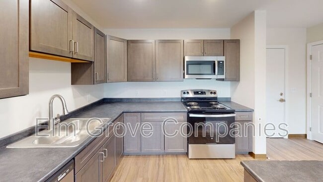 5 5th St in Nashua, NH - Foto de edificio - Building Photo