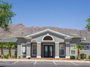 Mesa Place Townhomes in El Paso, TX - Building Photo - Building Photo