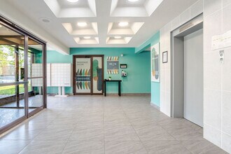 2705 Modugno in Montréal, QC - Foto de edificio - Building Photo