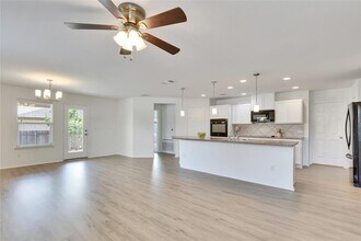 120 Jasmine Cove in Kyle, TX - Building Photo - Building Photo