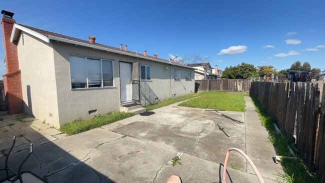 1308 Vining Dr in San Leandro, CA - Building Photo - Building Photo