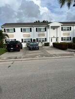 7007 Cedarhurst Dr, Unit 3 in Ft. Myers, FL - Building Photo