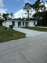 2219 Fraser St in Port Charlotte, FL - Building Photo