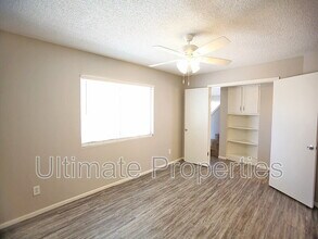 8138 W Shangri La Rd in Peoria, AZ - Building Photo - Building Photo