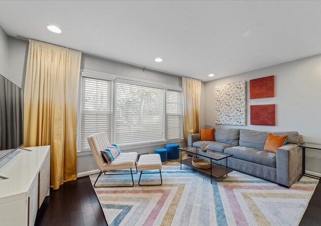 706A W Glebe Rd in Alexandria, VA - Foto de edificio - Building Photo