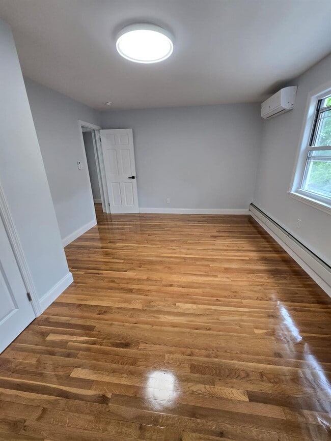 property at 251-25 Thornhill Ave