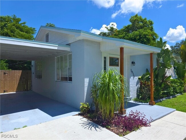 1915 Llewellyn Dr in Ft. Myers, FL - Building Photo - Building Photo
