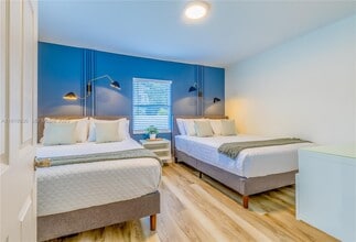 1762 NW 15th St in Miami, FL - Building Photo - Building Photo