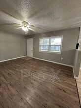 909 E Quincy St in Pittsburg, KS - Building Photo - Building Photo