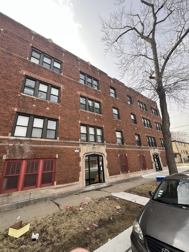 property at 1441 W 93rd St