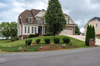4826 Morning Glow Ln in Hickory, NC - Building Photo - Building Photo