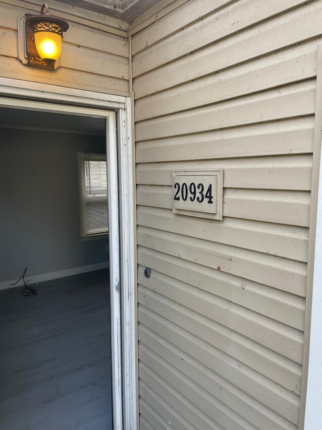 property at 20934 Hollywood St