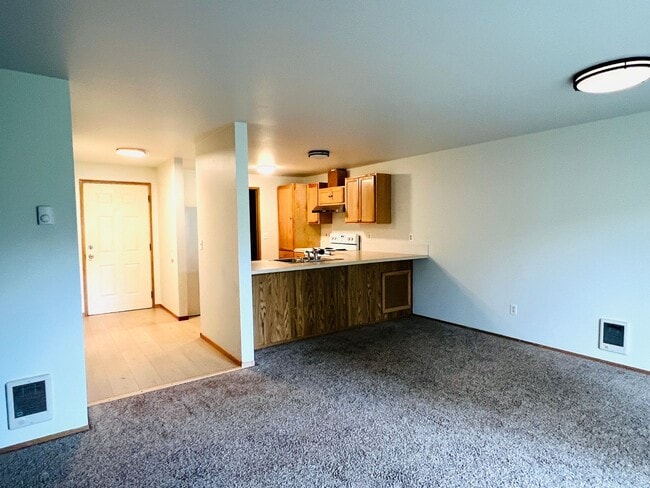 2031 E Broadway in Mount Vernon, WA - Building Photo - Building Photo
