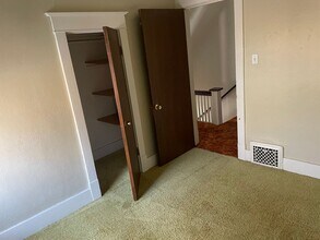 325-327 3rd St NE in Watertown, SD - Foto de edificio - Building Photo