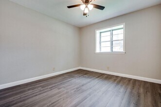 724 Toni Dr in Hurst, TX - Building Photo - Building Photo