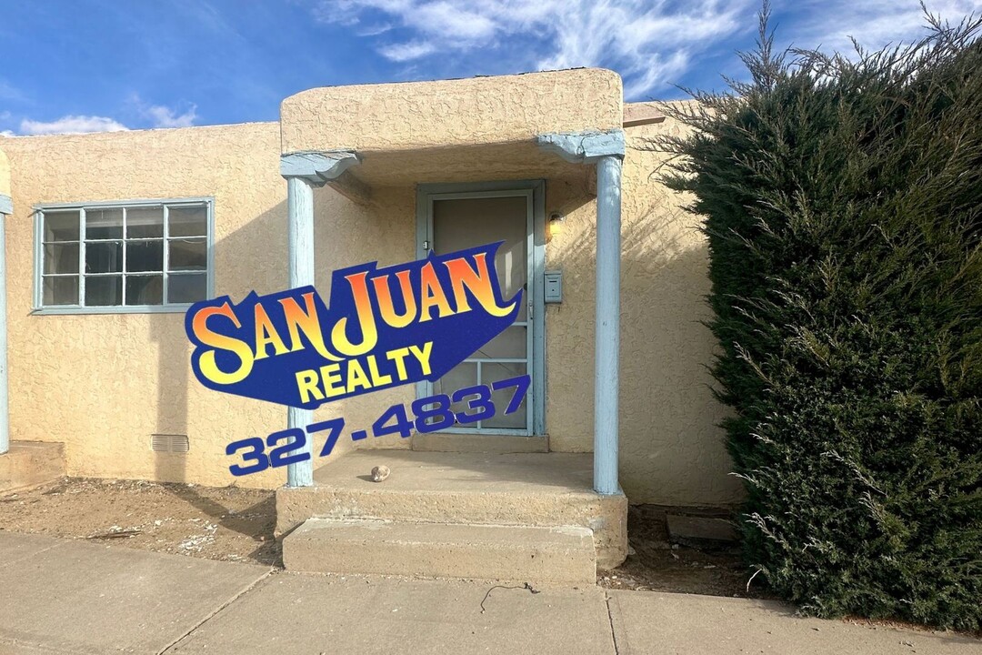 400 E 18th St-Unit -400 in Farmington, NM - Building Photo