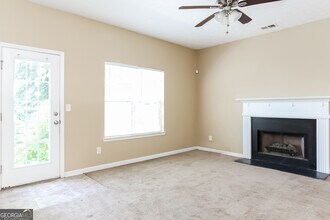 5742 Wellborn Creek Dr in Lithonia, GA - Building Photo - Building Photo