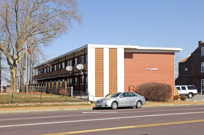 Marie Tower Apartments in St. Louis, MO - Building Photo - Building Photo