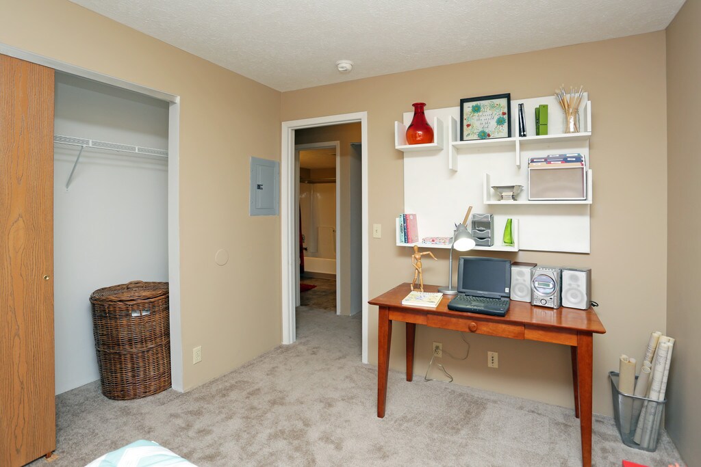 Fox Valley Apartments in Omaha, NE