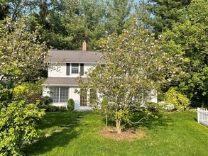 5 Ludlam Ln in Locust Valley, NY - Building Photo - Building Photo