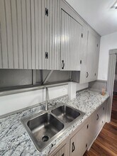 135 Myrtle St, Unit 1 in Manchester, NH - Building Photo - Building Photo