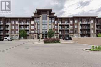 5010-5010 Corporate Dr in Burlington, ON - Building Photo - Building Photo