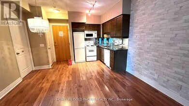 58 Marine Parade Dr in Toronto, ON - Building Photo - Building Photo