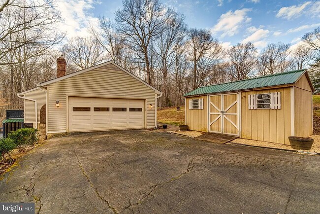 11134 Stonebrook Dr in Manassas, VA - Foto de edificio - Building Photo