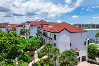 La Peninsula in Naples, FL - Building Photo - Building Photo
