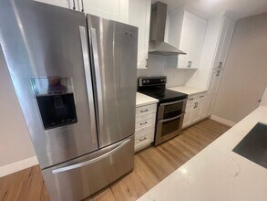 5098 Rhode Island Dr in Sacramento, CA - Building Photo - Building Photo