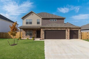408 Driftwood St in Lowell, AR - Building Photo