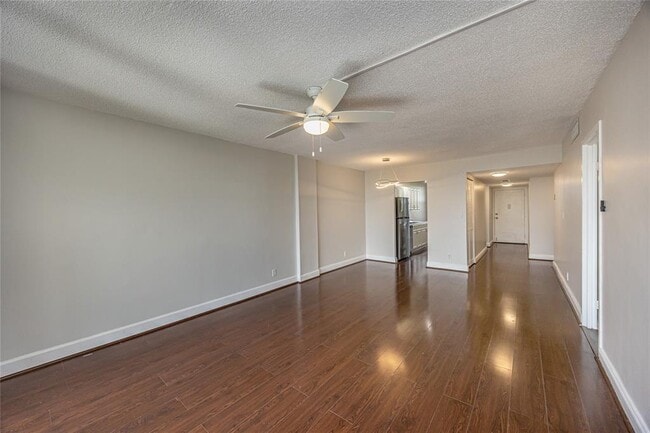 250 Jacaranda Dr, Unit 607 in Plantation, FL - Building Photo - Building Photo