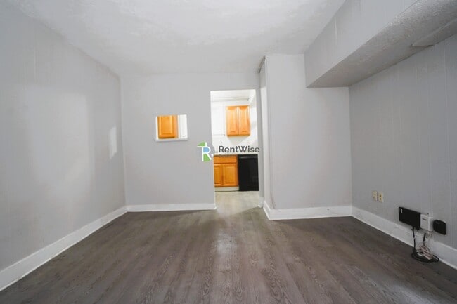 35 Gardner St, Unit A in Boston, MA - Building Photo - Building Photo