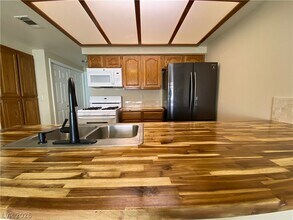 313 Beethoven St in Las Vegas, NV - Building Photo - Building Photo