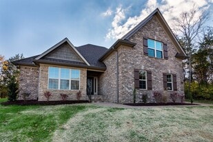 1031 C P Stewart Blvd in Lebanon, TN - Building Photo