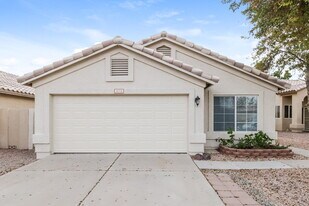 873 W Sierra Madre Ave in Gilbert, AZ - Building Photo