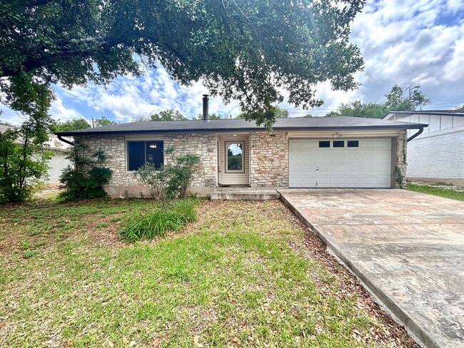 property at 3305 Oak Alley