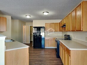 12608 Bearsdale Dr in Indianapolis, IN - Foto de edificio - Building Photo