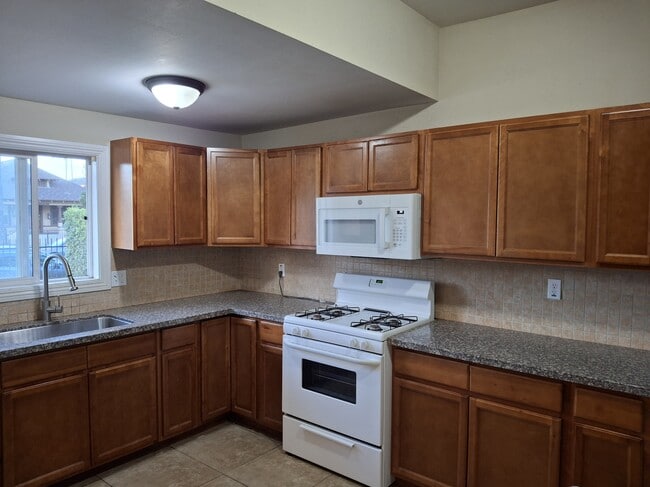 property at 1248 W 37th Dr