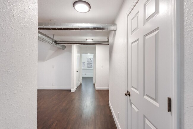 2723 Pillsbury Ave in Minneapolis, MN - Building Photo - Building Photo