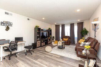 5405 Beach Grass Ln in San Diego, CA - Building Photo - Building Photo