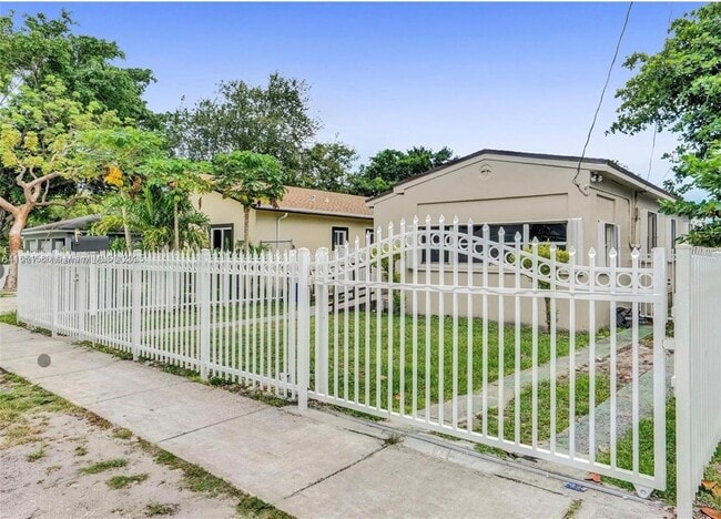 1868 NW 64th St in Miami, FL - Building Photo - Building Photo