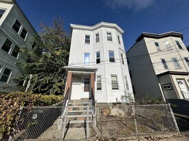 8 Berkeley St, Unit 2 in Watertown, MA - Building Photo