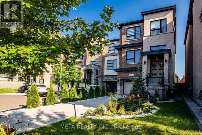 23 Hollyhock Ct in Toronto, ON - Building Photo - Building Photo